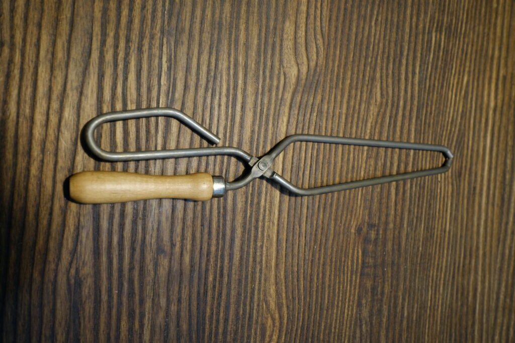 【材料費600円】薪ばさみDIY！焚き火ばさみを激安で自作する方法